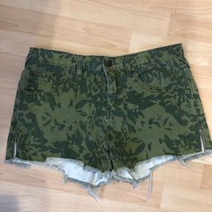 Free people pattern summer shorts size 29 ~ STEAL